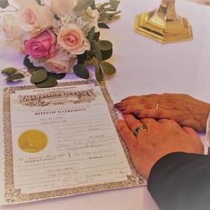 Meet your Posher, Joni